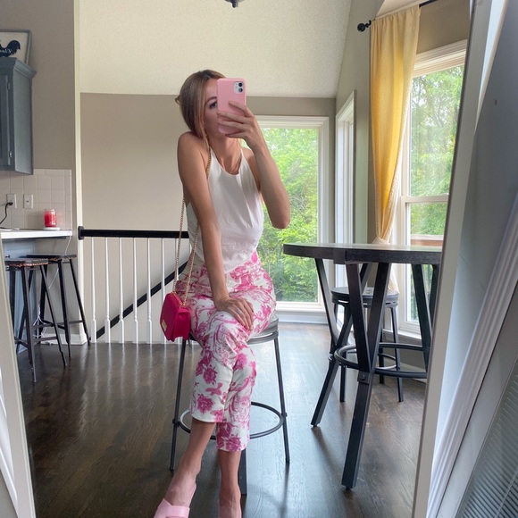 White Halterneck Hanky Hem Crop Top - Picture 3 of 4